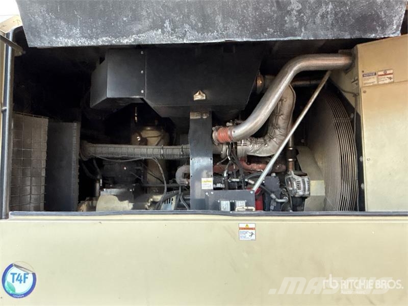 Doosan HP915WCU-T4F Mobile 146 L Air Compressor Compressori