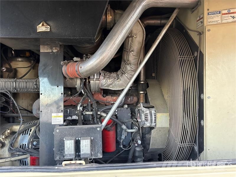 Doosan HP915WCU-T4F Mobile 146 L Air Compressor Compressori