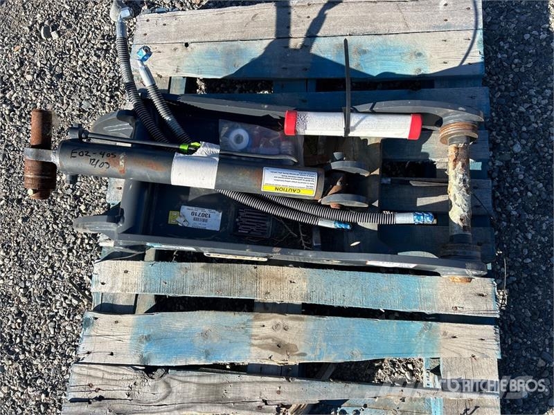 Doosan Hydraulic Excavator Thumb (Unused) Buckets