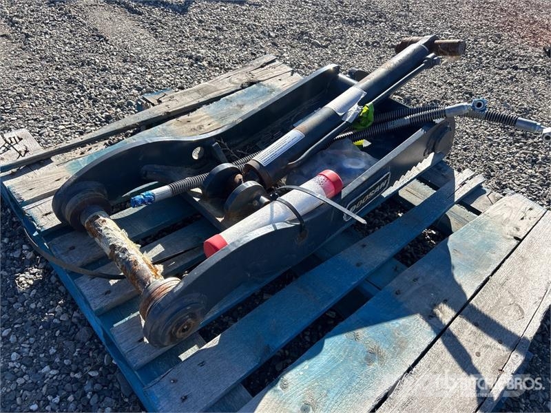 Doosan Hydraulic Excavator Thumb (Unused) Buckets