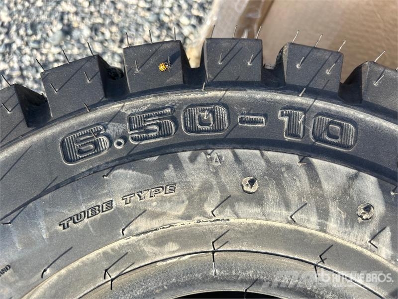 Doosan of (4) Doosan 6.50-10 2X 8.15-15X2 Tires (Unused) Gume, točkovi i felne