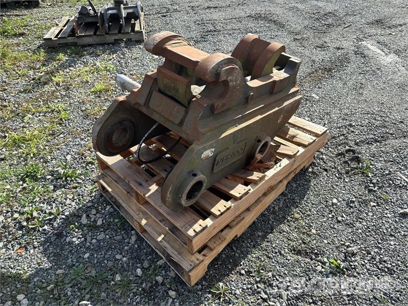 Doosan Quick Coupler موصلات سريعة
