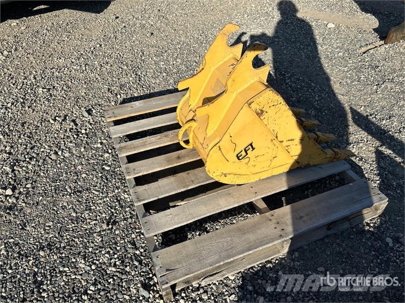  EFI 18 in Digging Excavator Bucket Buckets