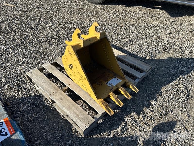  EFI 18 in Digging Excavator Bucket Buckets