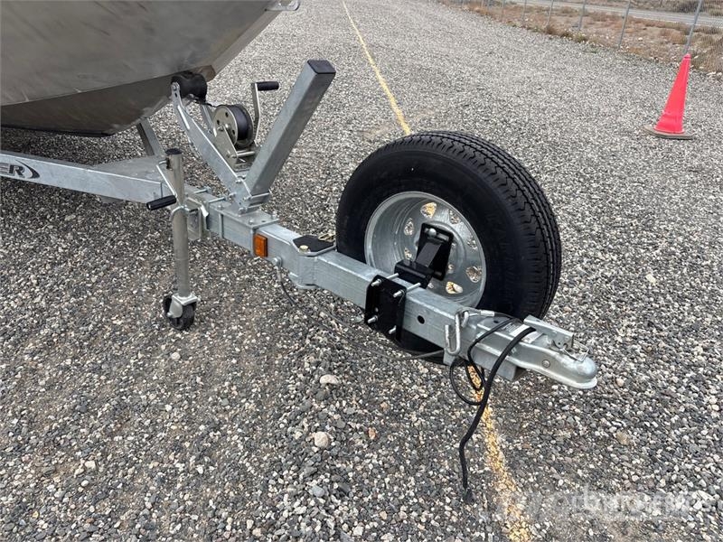 EZ Loader 19 ft S/A Boat Trailer معدات البناء - غير ذلك