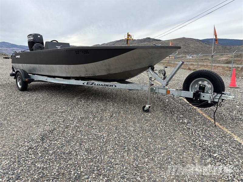 EZ Loader 19 ft S/A Boat Trailer معدات البناء - غير ذلك