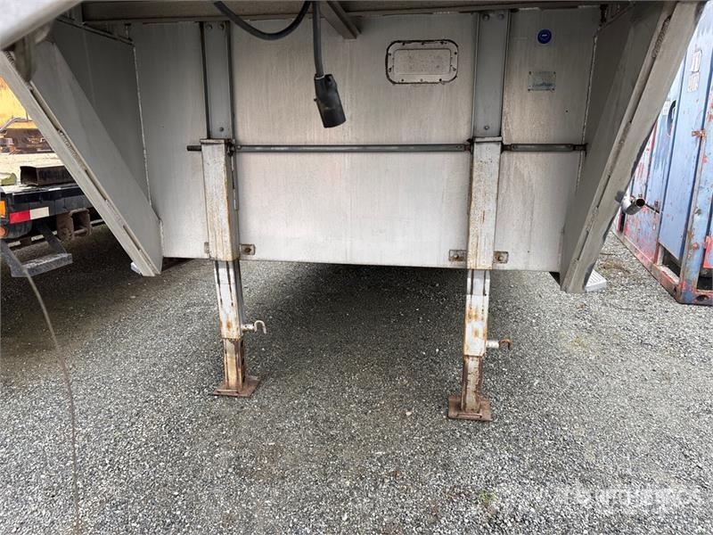 Featherlite Tri/A 3 Car Open Car Carrier Trailer Autoveo poolhaagised