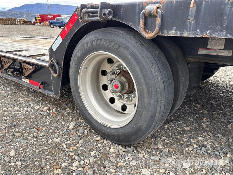 Fontaine X20 Renegade 40 ton T/A Removable Gooseneck Lowboy Tieflader
