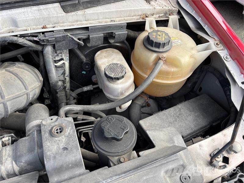 Ford E-250 大型面包车