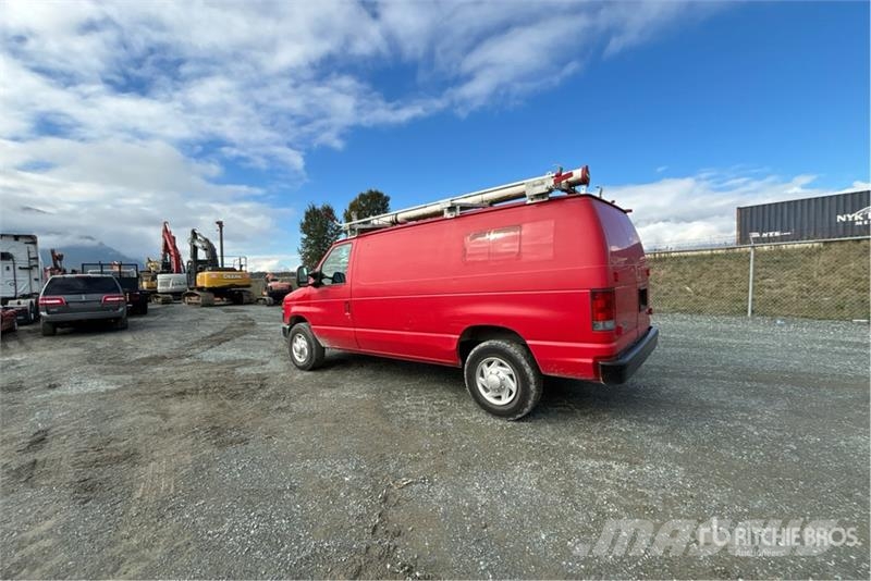 Ford E-250 Dostavna vozila / kombiji