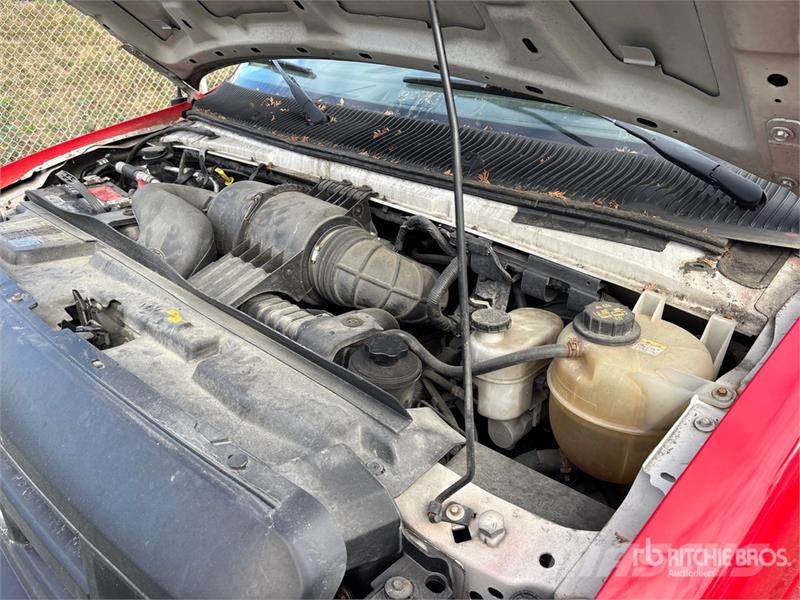 Ford E-250 大型面包车