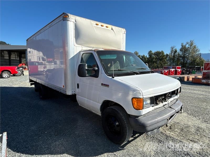 Ford E-350 4x2 Van Truck (Inoperable) Camion cassonati