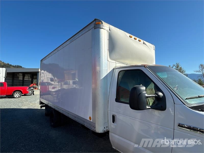 Ford E-350 4x2 Van Truck (Inoperable) Camion cassonati