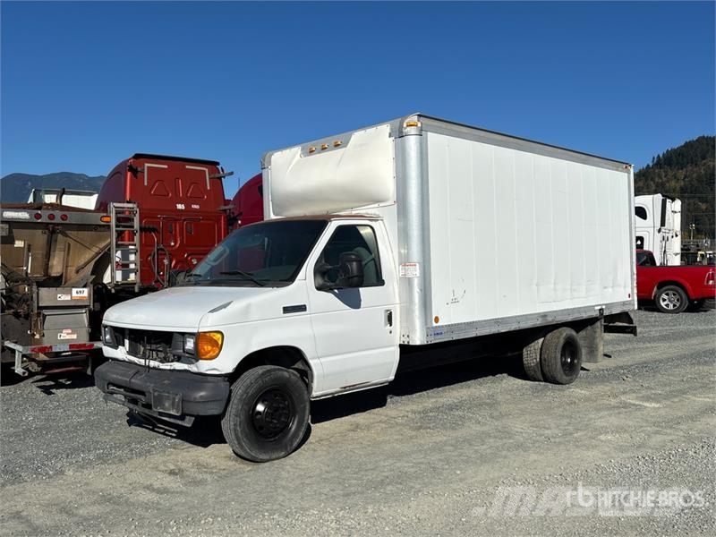 Ford E-350 4x2 Van Truck (Inoperable) Camion cassonati