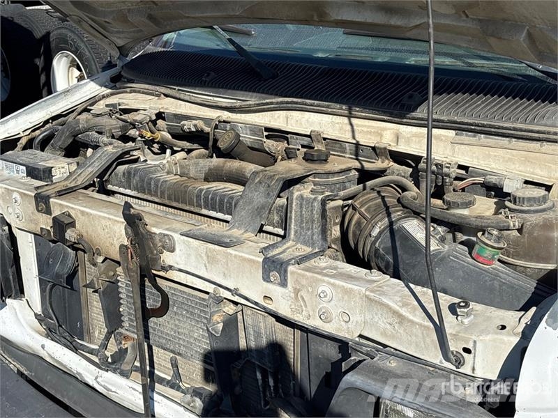 Ford E-350 4x2 Van Truck (Inoperable) Camion cassonati