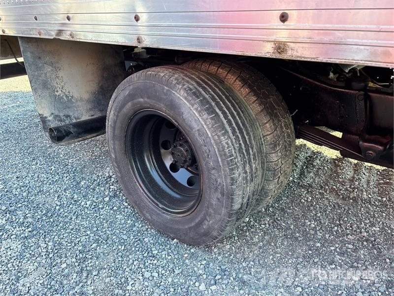 Ford E-350 4x2 Van Truck (Inoperable) Camion cassonati