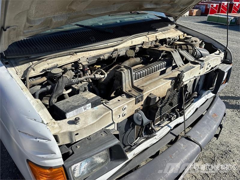 Ford E-350 4x2 Van Truck (Inoperable) Camion cassonati