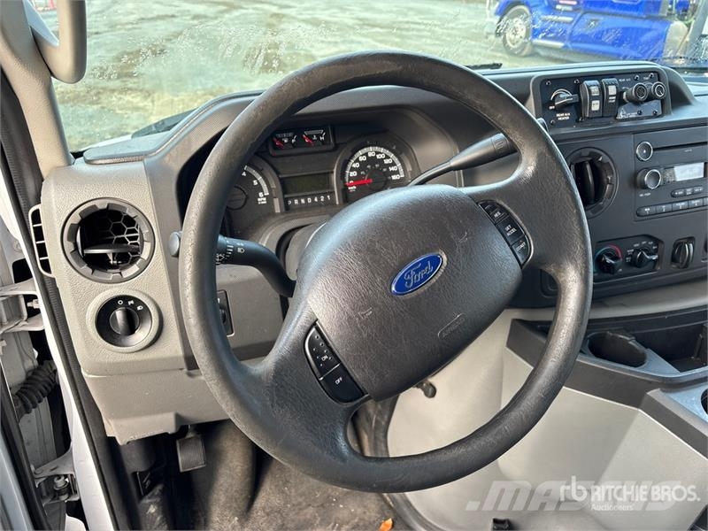 Ford E-450 4x2 24-Seat Transit Bus 迷你巴士