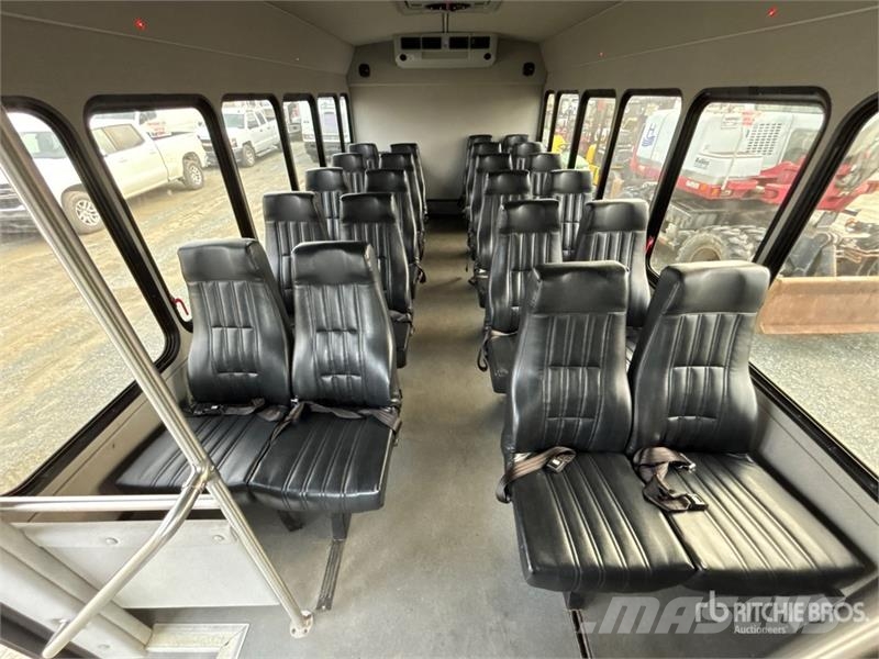 Ford E-450 4x2 24-Seat Transit Bus 迷你巴士