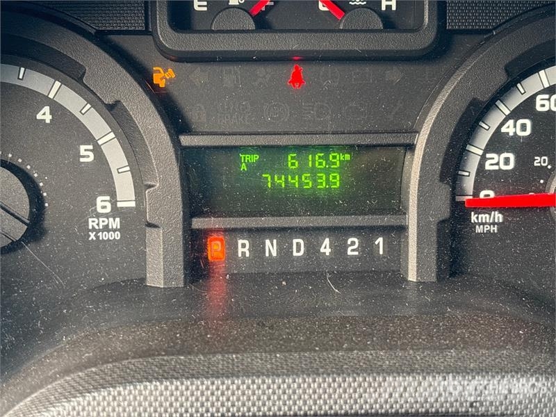 Ford E-450 4x2 24-Seat Transit Bus 迷你巴士