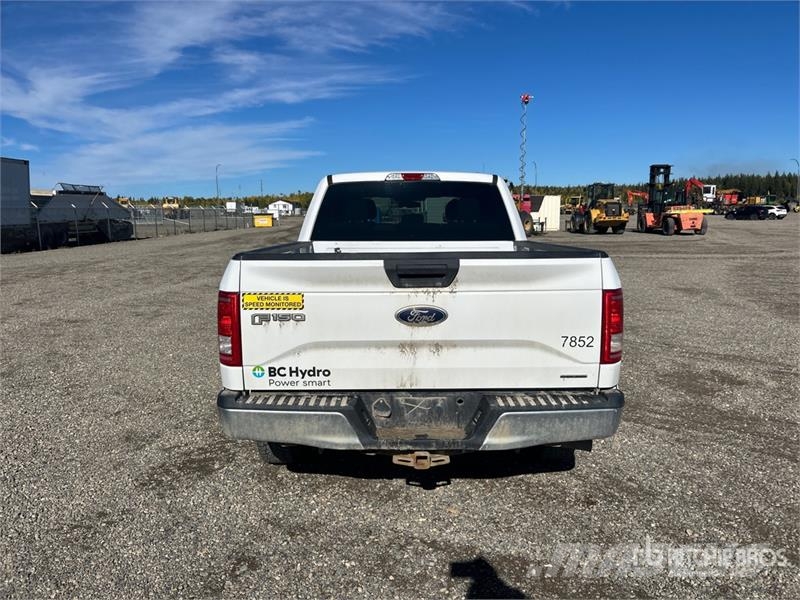 Ford F-150 4x4 Crew Cab Pickup أخرى