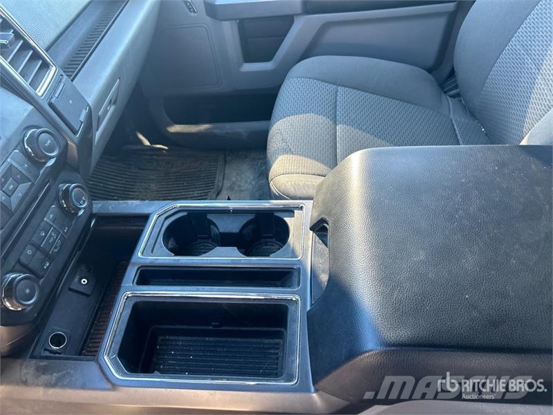 Ford F-150 4x4 Crew Cab Pickup أخرى