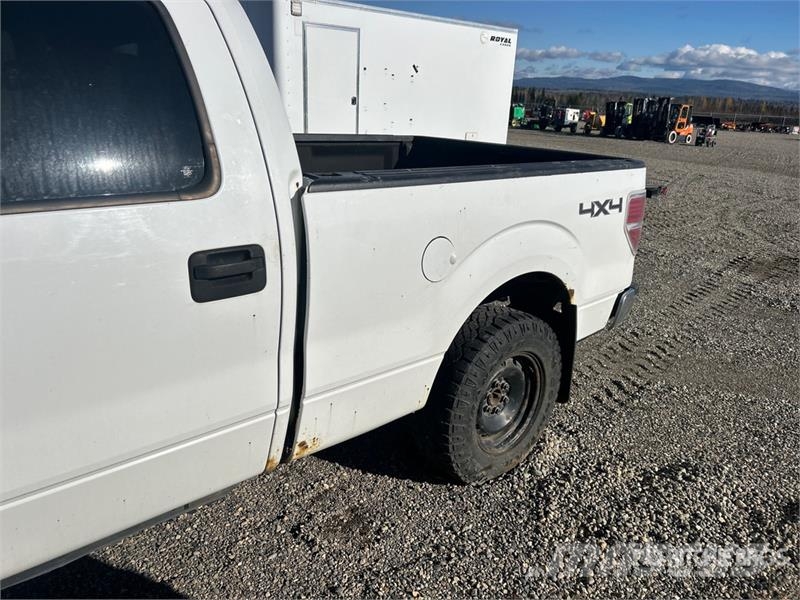 Ford F-150 4x4 Crew Cab Pickup Furgoni altro