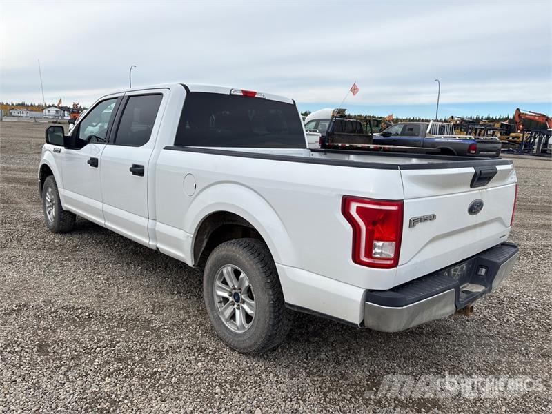 Ford F-150 4x4 Crew Cab Pickup Egyéb
