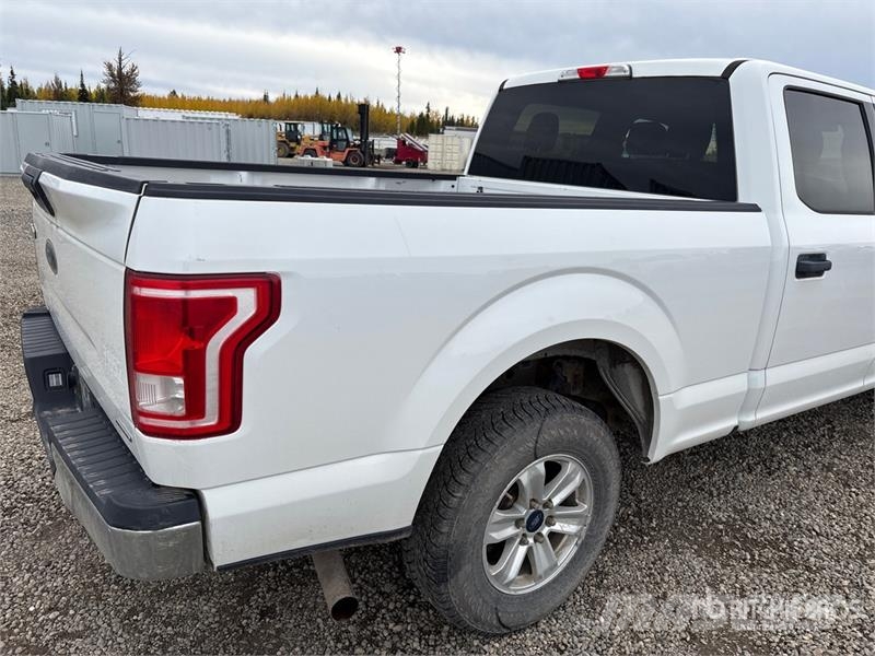 Ford F-150 4x4 Crew Cab Pickup Egyéb