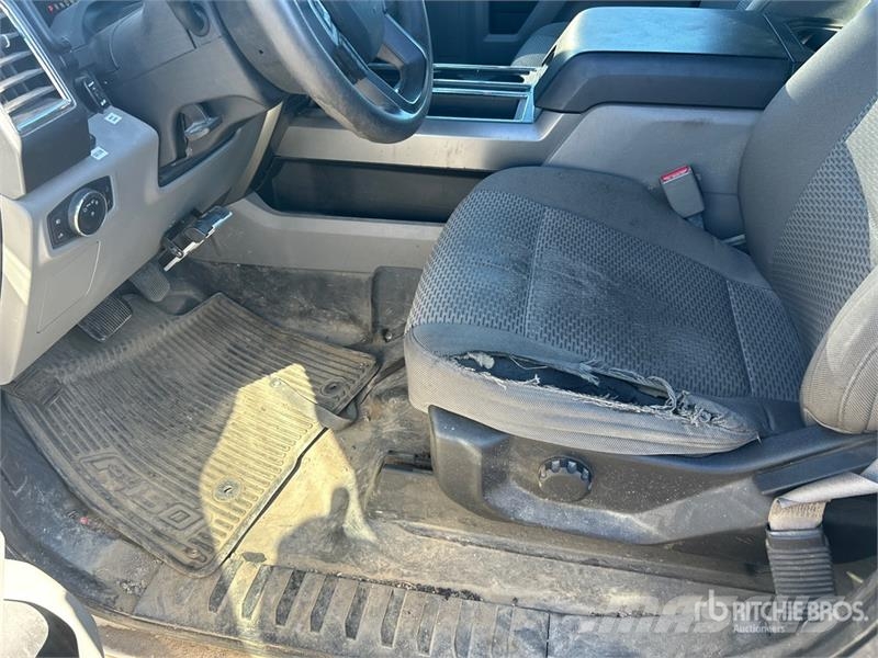 Ford F-150 4x4 Crew Cab Pickup أخرى