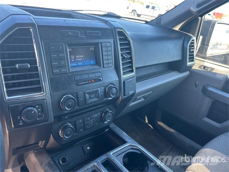 Ford F-150 4x4 Crew Cab Pickup أخرى