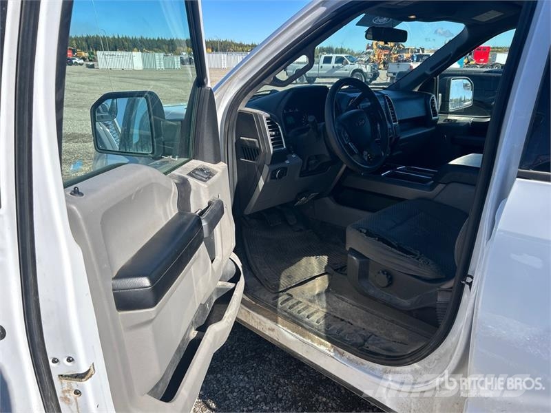 Ford F-150 4x4 Crew Cab Pickup أخرى