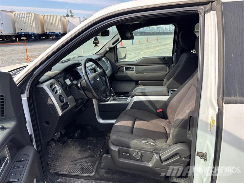 Ford F-150 FX4 4x4 Extended Cab Pickup 其他