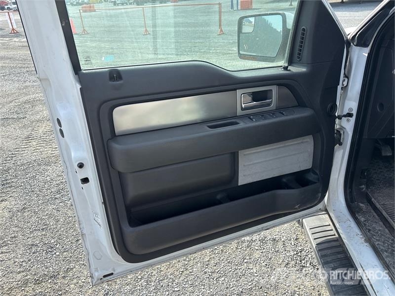 Ford F-150 FX4 4x4 Extended Cab Pickup 其他