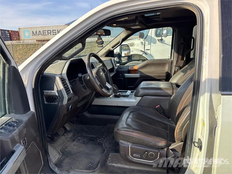 Ford F-150 King Ranch 4x4 Crew Cab Pickup Muu
