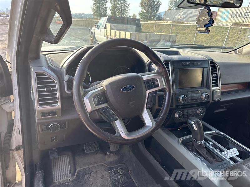 Ford F-150 King Ranch 4x4 Crew Cab Pickup Muu