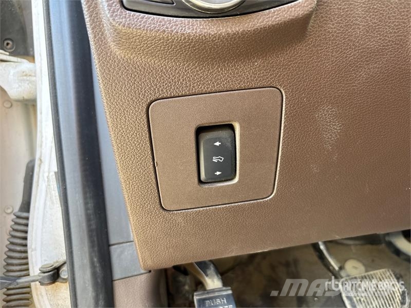 Ford F-150 King Ranch 4x4 Crew Cab Pickup Muu