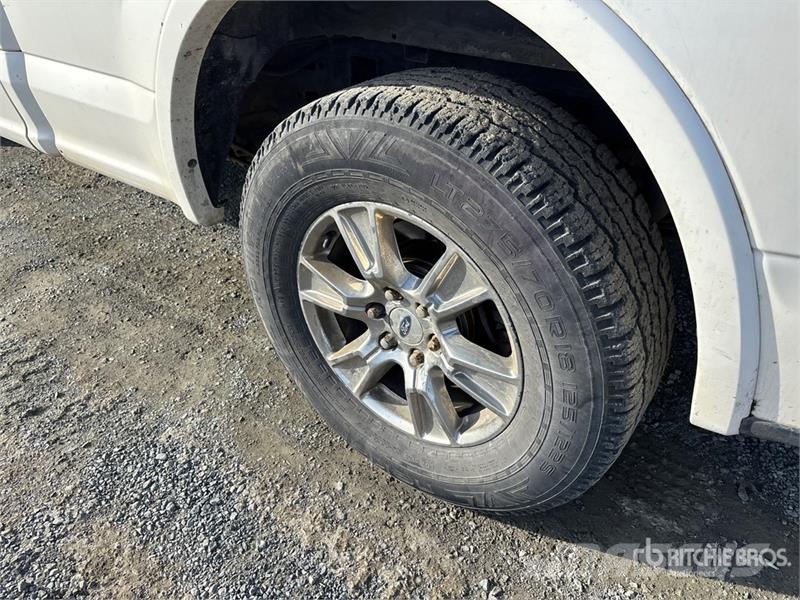 Ford F-150 King Ranch 4x4 Crew Cab Pickup Muu
