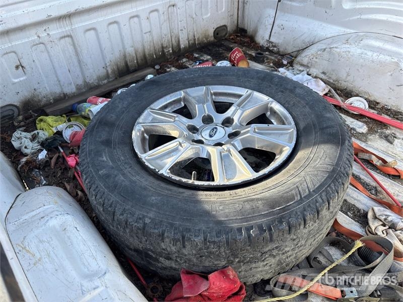 Ford F-150 King Ranch 4x4 Crew Cab Pickup Muu