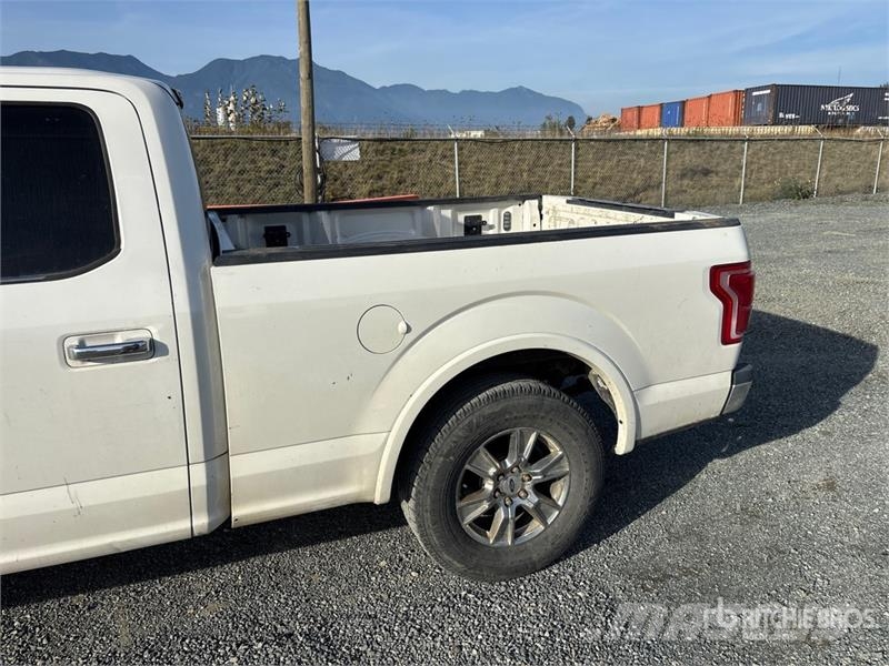 Ford F-150 King Ranch 4x4 Crew Cab Pickup Muu