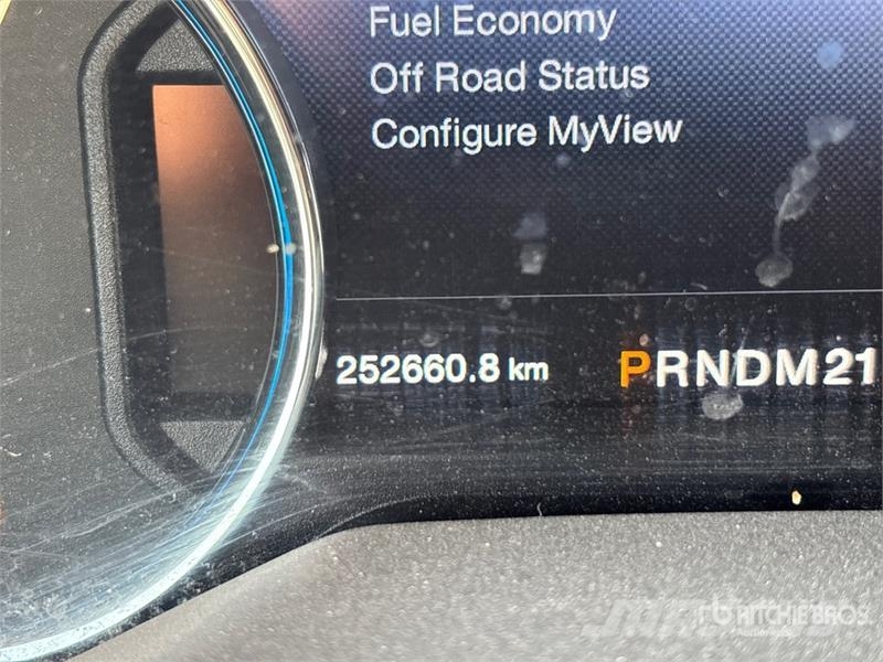 Ford F-150 King Ranch 4x4 Crew Cab Pickup Muu