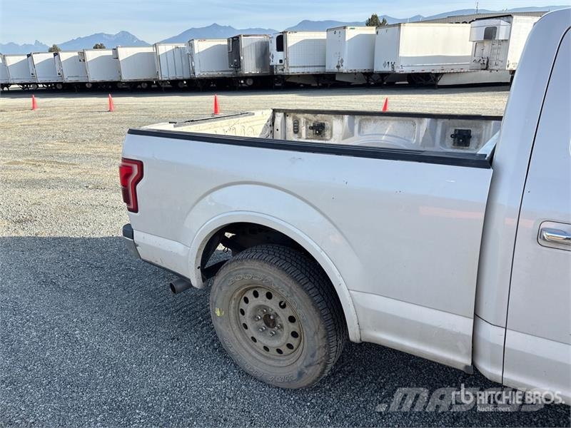 Ford F-150 King Ranch 4x4 Crew Cab Pickup Muu