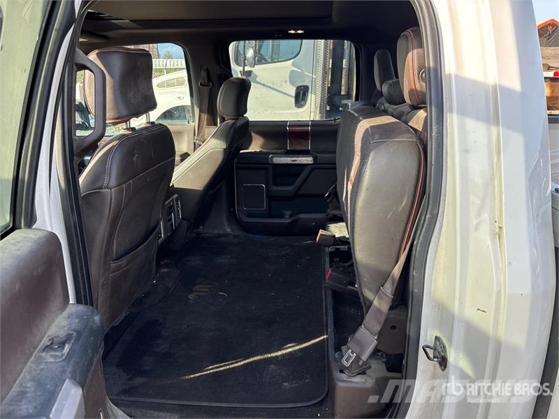 Ford F-150 King Ranch 4x4 Crew Cab Pickup Muu