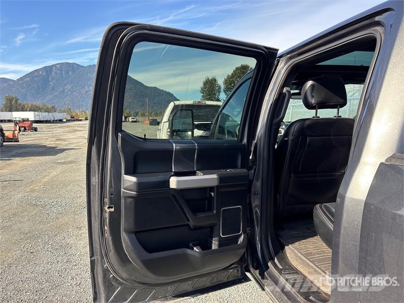 Ford F-150 Lariat 4x4 Crew Cab Pickup Прочие фургоны