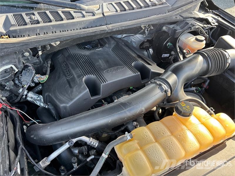 Ford F-150 Lariat 4x4 Crew Cab Pickup Прочие фургоны
