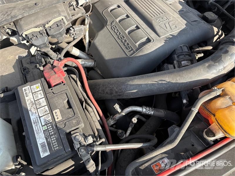 Ford F-150 XL 4x4 Crew Cab Pickup Muu