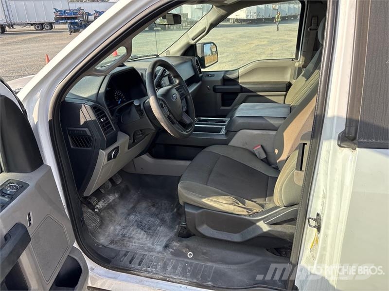 Ford F-150 XL 4x4 Crew Cab Pickup Muu