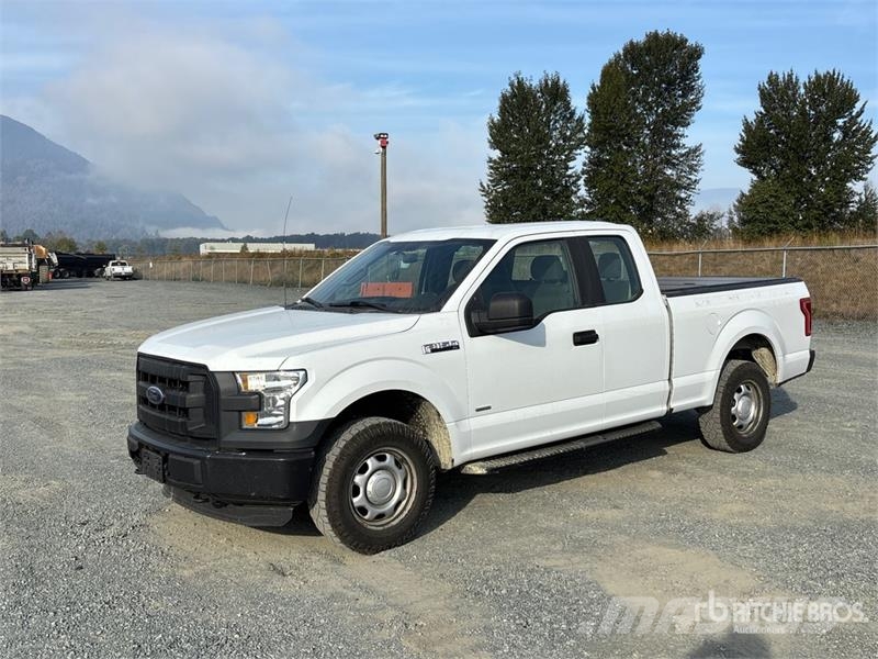 Ford F-150 XL 4x4 Crew Cab Pickup Muu