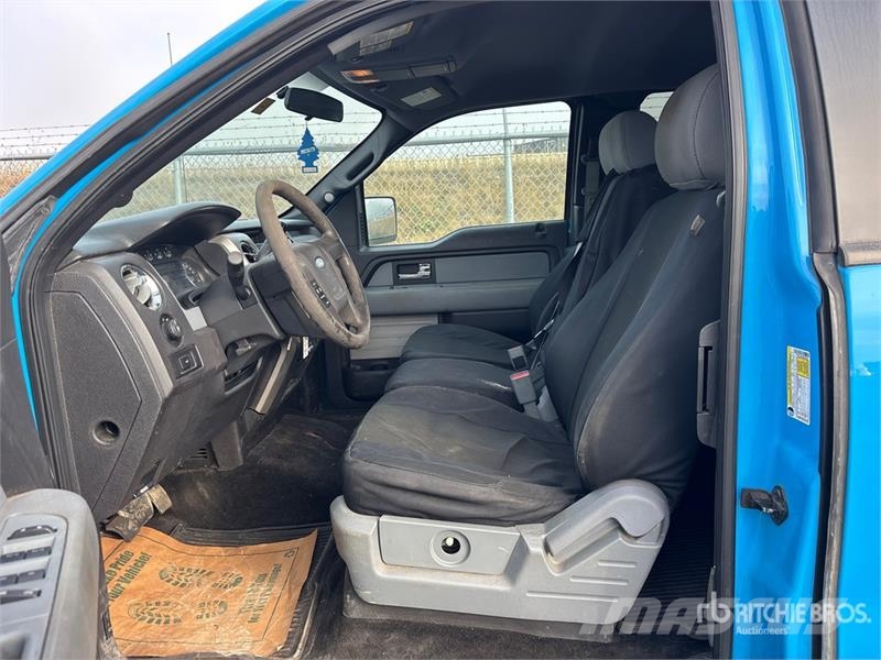 Ford F-150 XLT 4x2 Crew Cab Pickup Muu