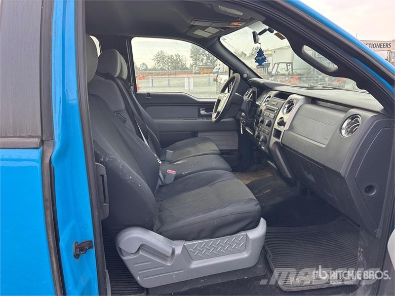 Ford F-150 XLT 4x2 Crew Cab Pickup Muu